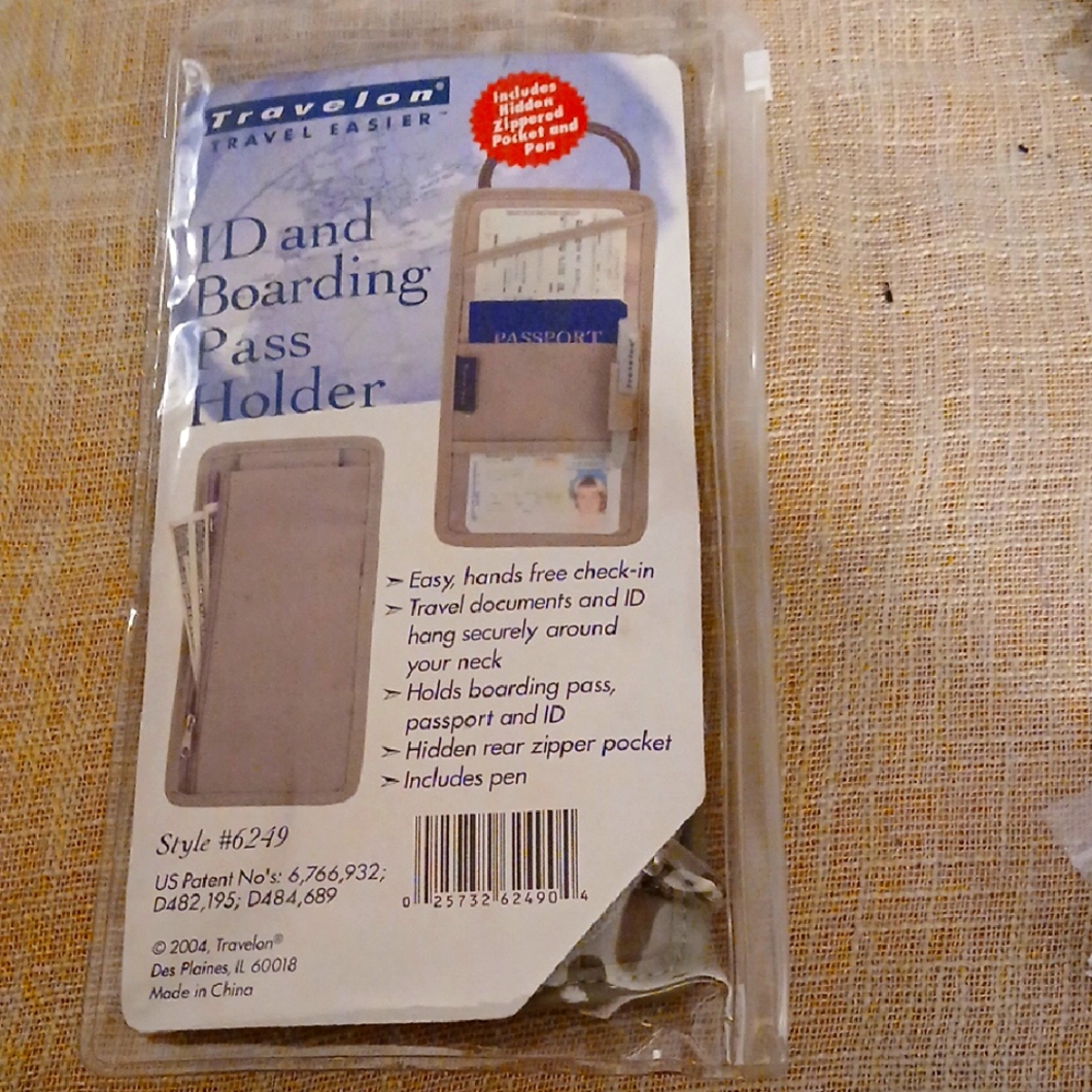 Travelon ID and Boarding Pass Holder